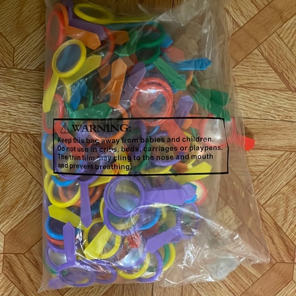 PARTY Bundle Kids magnifying glass Party favors or toys Bulk Count 90-99 - Picture 1 of 3